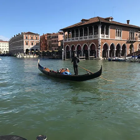 Welcome To Royalclass Guest house Venice